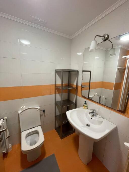 Apartamento Centro Con Garaje Castro Urdiales Exteriör bild